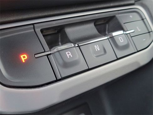 Used 2021 GMC Acadia SLE image 31