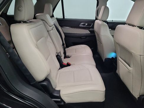 Used 2018 Ford Explorer Platinum AWD/4WD image 16