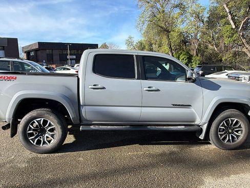 Used 2021 Toyota Tacoma TRD Sport w/ TRD Premium Sport Package image 4
