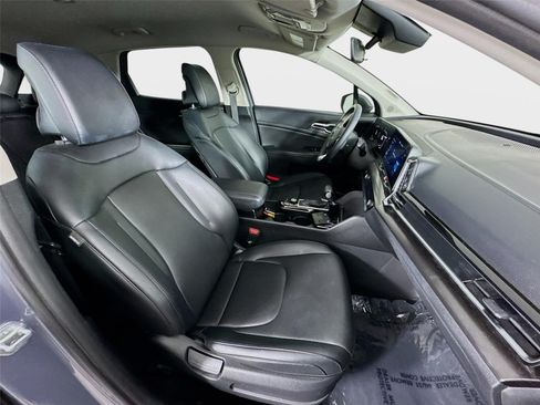 Certified 2024 Kia Sportage EX FWD image 28