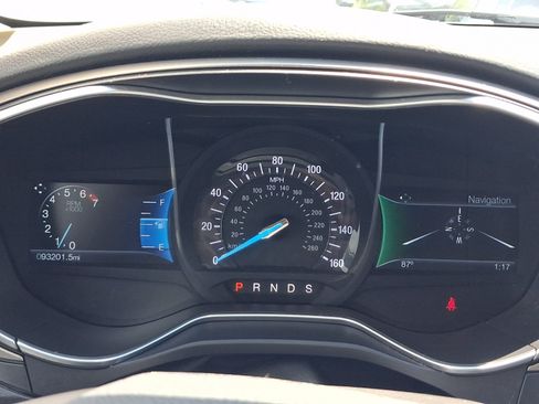 Used 2015 Ford Fusion SE w/ Equipment Group 202A FWD image 15