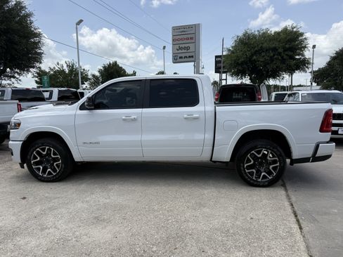 Used 2025 RAM 1500 Laramie w/ Sport Appearance Package AWD/4WD image 9