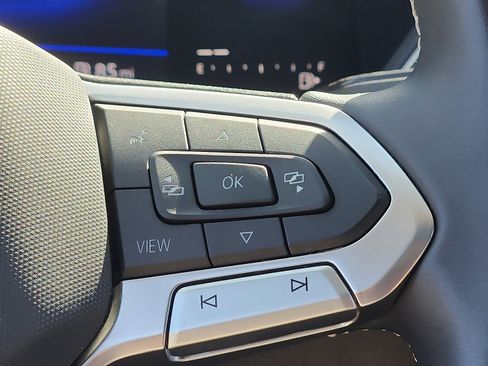 Used 2022 Volkswagen Tiguan SE image 22