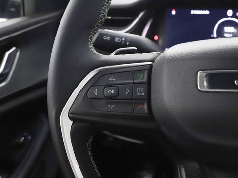 Used 2023 Jeep Grand Cherokee Altitude image 25