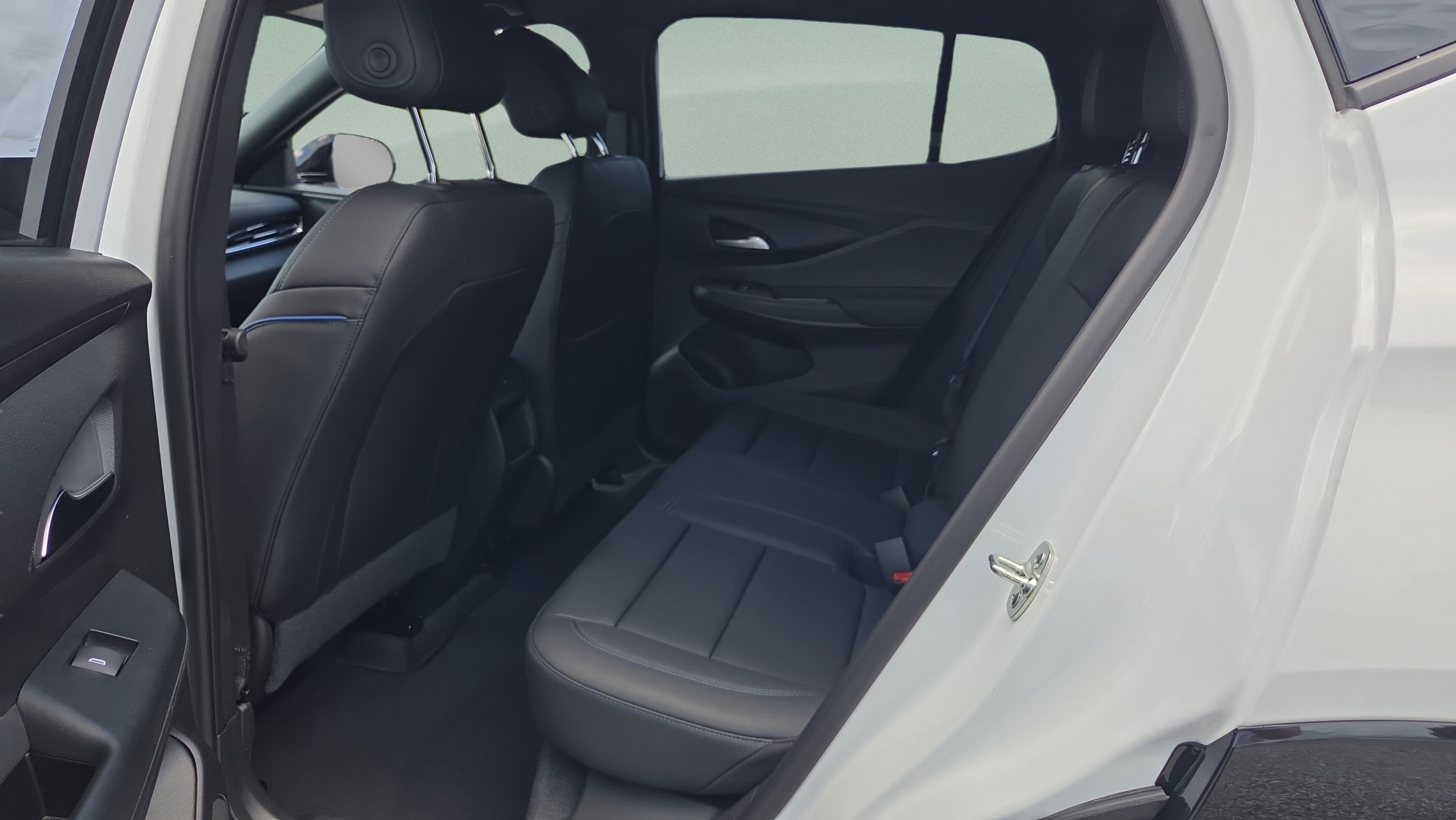 New 2026 Buick Envista Sport Touring w/ Convenience I Package FWD image 11