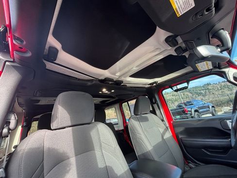 Used 2023 Jeep Wrangler Unlimited image 28