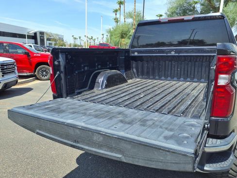 Used 2023 Chevrolet Silverado 1500 LT AWD/4WD image 7