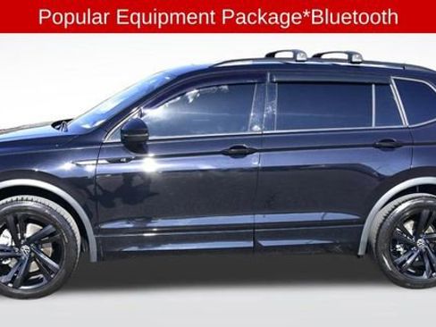 Used 2023 Volkswagen Tiguan SE R-Line image 2