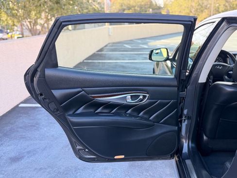 Used 2015 INFINITI Q70 L 3.7 image 39