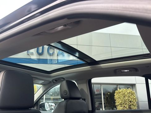 Used 2024 Chevrolet Equinox Premier image 40