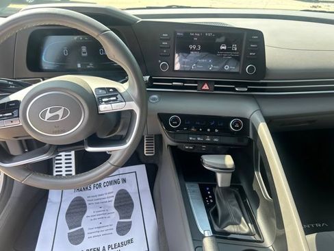 Used 2025 Hyundai Elantra Sport FWD image 14