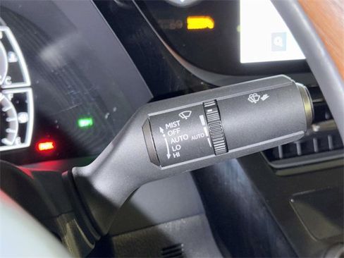 Used 2025 Lexus ES 300h w/ Technology Package image 30