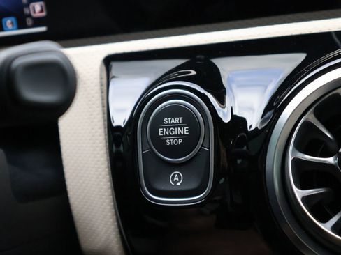 Used 2023 Mercedes-Benz CLA 250 image 43