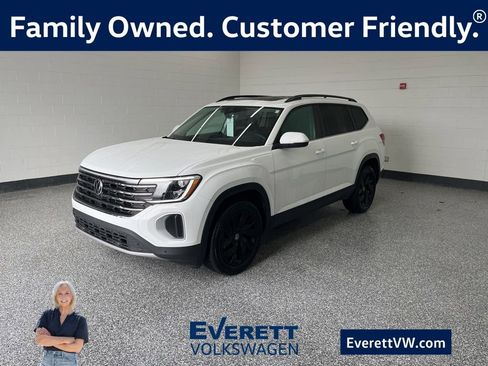 New 2025 Volkswagen Atlas SE image 1