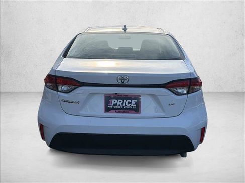 Used 2025 Toyota Corolla LE image 6