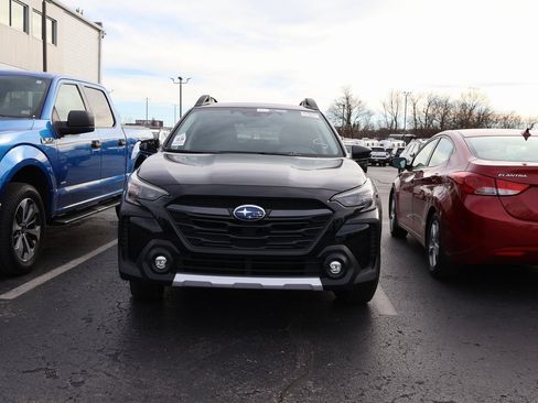 Used 2023 Subaru Outback Limited image 3
