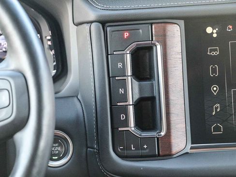 Used 2024 GMC Yukon Denali Ultimate image 15