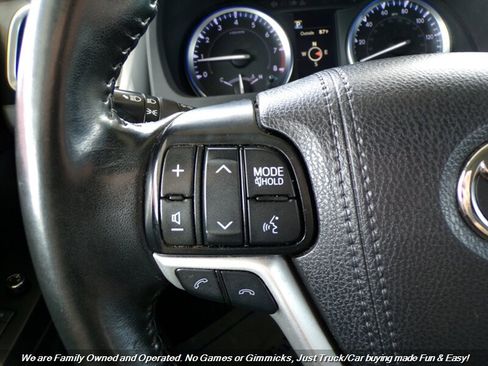 Used 2019 Toyota Highlander XLE image 47