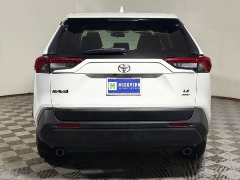 Used 2023 Toyota RAV4 LE AWD/4WD image 5