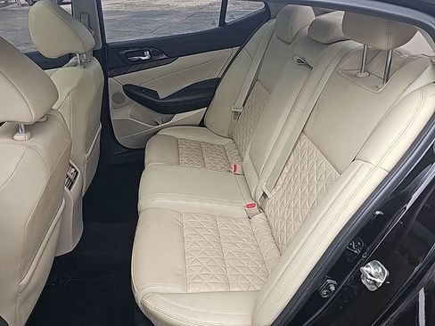 Used 2016 Nissan Maxima Platinum FWD image 28