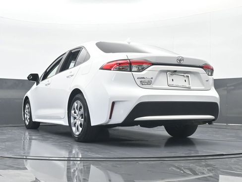 Used 2022 Toyota Corolla LE image 54