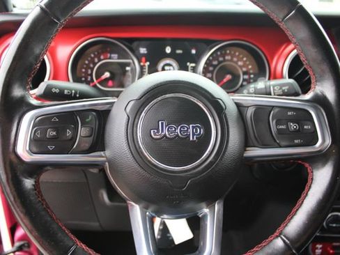 Used 2022 Jeep Wrangler Unlimited Rubicon w/ LED Lighting Group AWD/4WD image 15