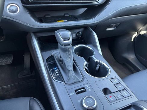 Used 2025 Toyota Highlander XSE AWD/4WD image 44
