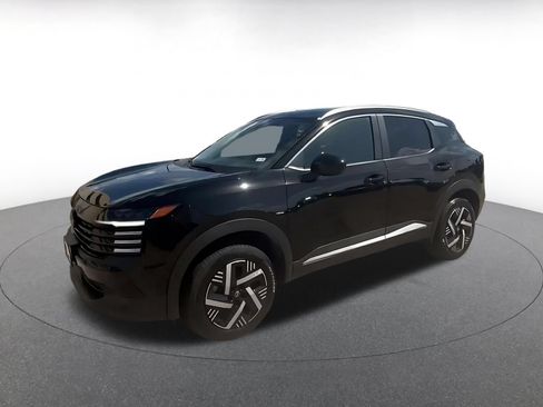 Used 2026 Nissan Kicks SV w/ Cold Weather Package FWD image 9