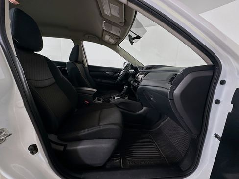 Used 2018 Nissan Rogue S image 29
