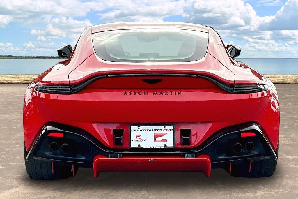 Used 2022 Aston Martin V8 Vantage Coupe RWD image 5