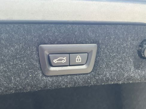 Used 2022 BMW 530i w/ M Sport Package RWD image 19