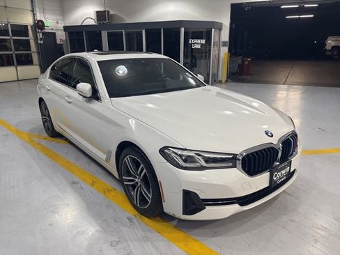 Used 2021 BMW 530i w/ Convenience Package image 3
