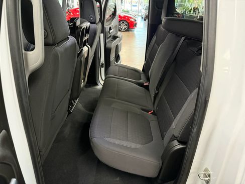 Used 2020 Chevrolet Silverado 1500 LT w/ Convenience Package AWD/4WD image 13