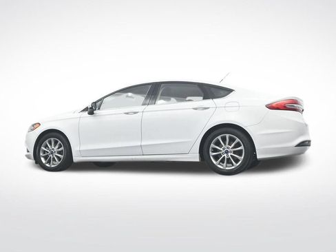 Used 2017 Ford Fusion SE w/ Fusion SE Technology Package FWD image 39