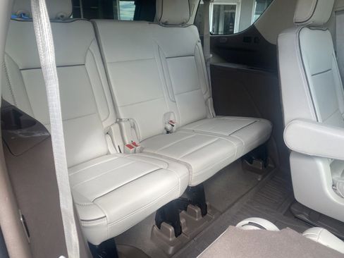 Used 2023 GMC Yukon Denali w/ Denali Reserve Package image 19