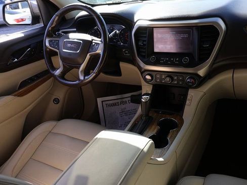 Certified 2019 GMC Acadia Denali w/ Technology Package FWD image 16