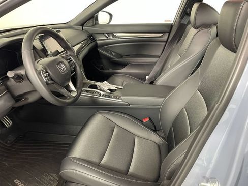 Used 2022 Honda Accord Sport image 2