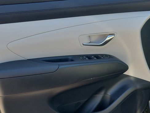 New 2026 Hyundai Tucson SE image 23