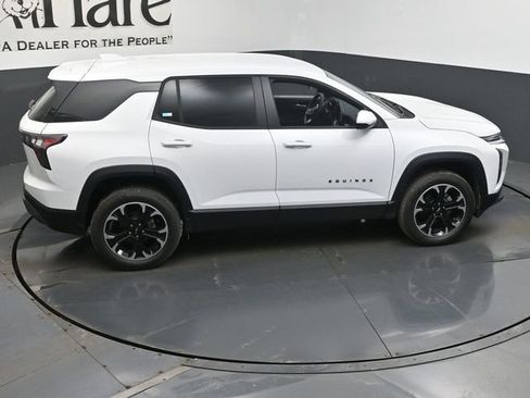 New 2026 Chevrolet Equinox LT w/ Convenience Package II image 17