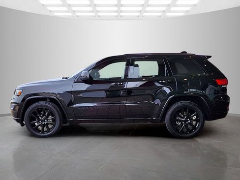 Used 2019 Jeep Grand Cherokee Altitude image 8