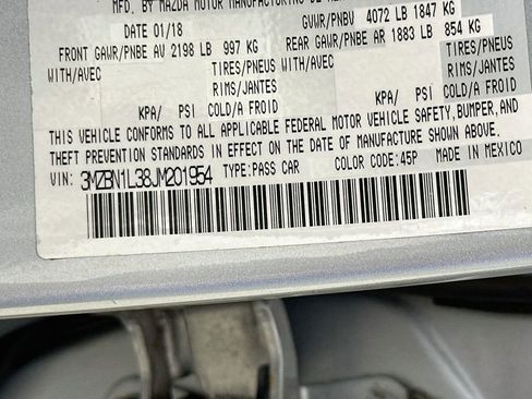 Used 2018 MAZDA MAZDA3 Touring FWD image 38