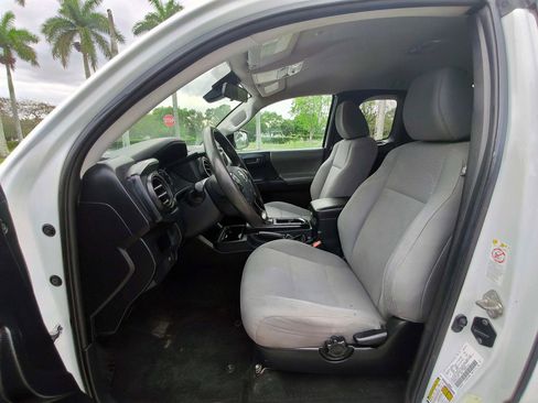 Used 2019 Toyota Tacoma SR RWD image 11