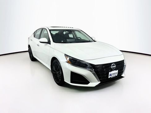 Used 2025 Nissan Altima 2.5 SV w/ SV Special Edition Package AWD/4WD image 1