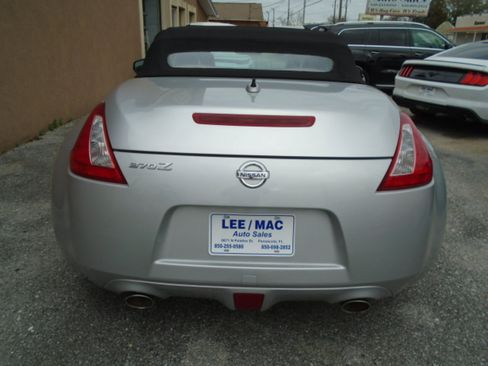 Used 2013 Nissan 370Z Roadster image 3