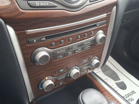 Used 2020 Nissan Pathfinder Platinum image 30