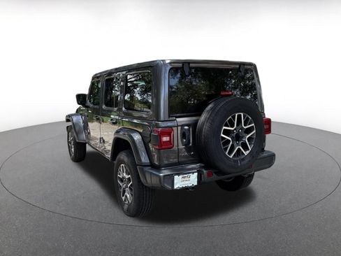 Used 2025 Jeep Wrangler Unlimited Sahara AWD/4WD image 8