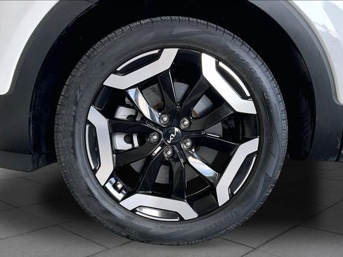 Used 2023 Kia Telluride EX w/ EX Captain's Chair Package FWD image 11