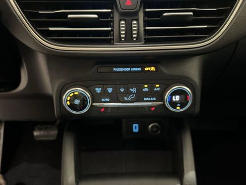 Used 2020 Ford Escape SE FWD image 16