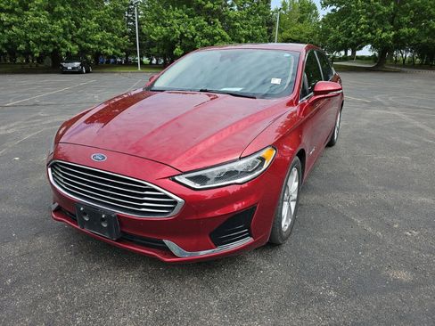 Used 2019 Ford Fusion SEL FWD image 2