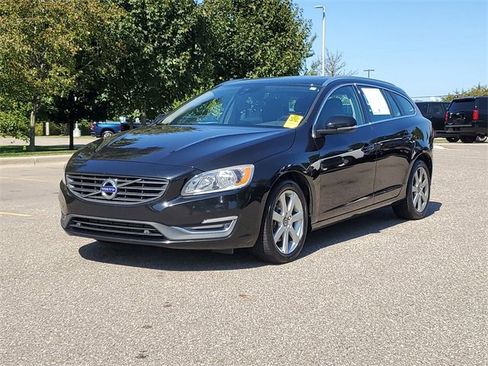 Used 2016 Volvo V60 T5 Premier image 2